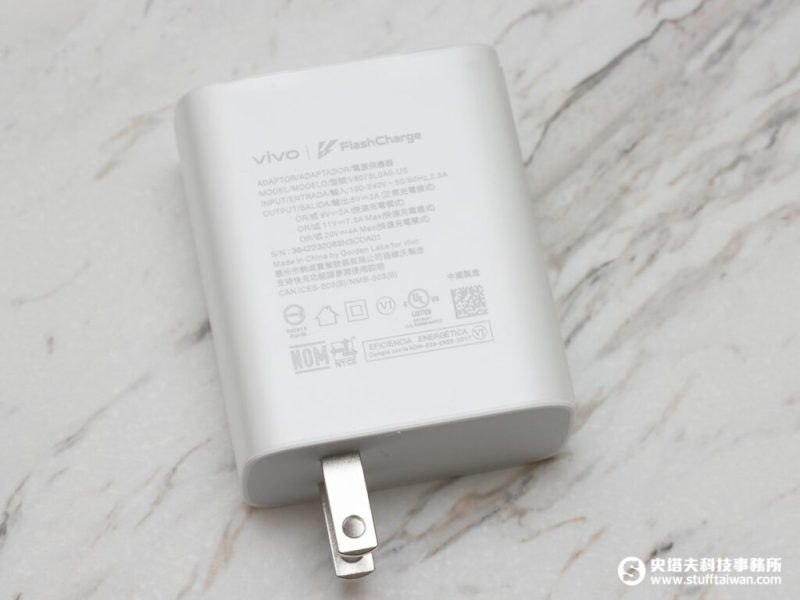 vivo V27 5G颜如玉开箱 天玑7200效能、续航、快充测试