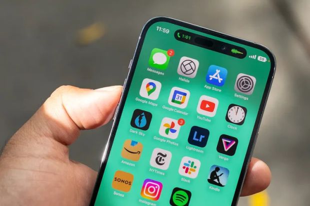 iOS 16更新对旧款iPhone造成性能影响？关闭这三个功能让手机更顺畅！