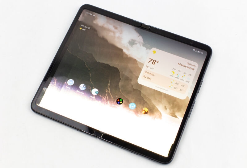 Google Pixel Fold内屏“首坏”出现，称只用了4天