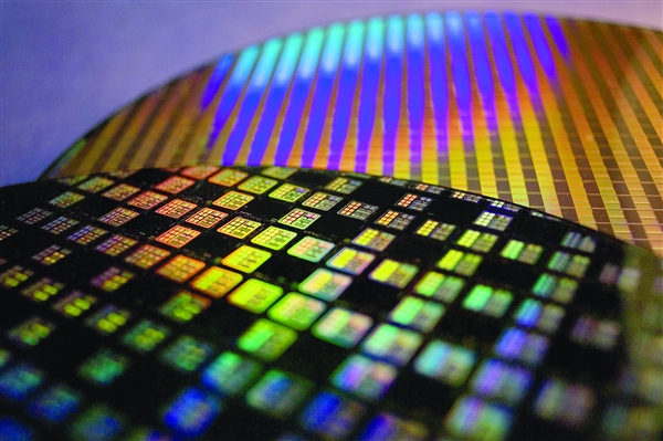 Samsung更新工艺技术路线图：2025年量产2nm，2027年投产1.4nm！