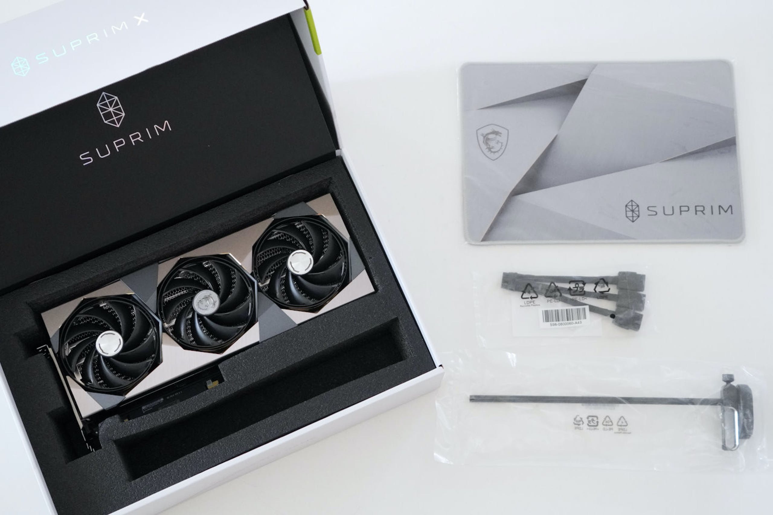 MSI GeForce RTX 4070 Ti SUPRIM X 12G 显卡大解密，DLSS 3 藉由 AI 之力提升游戏体验