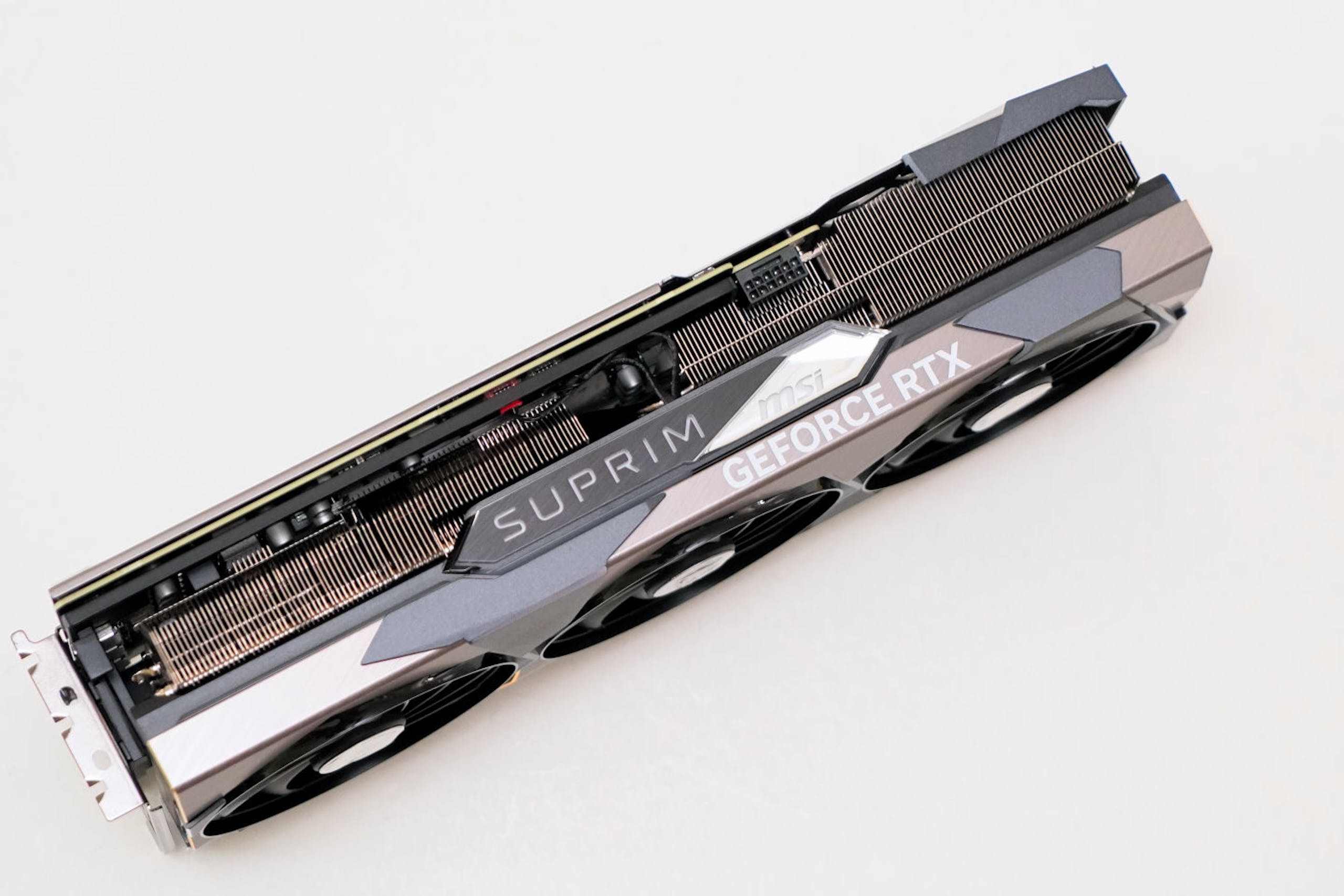 MSI GeForce RTX 4070 Ti SUPRIM X 12G 显卡大解密，DLSS 3 藉由 AI 之力提升游戏体验