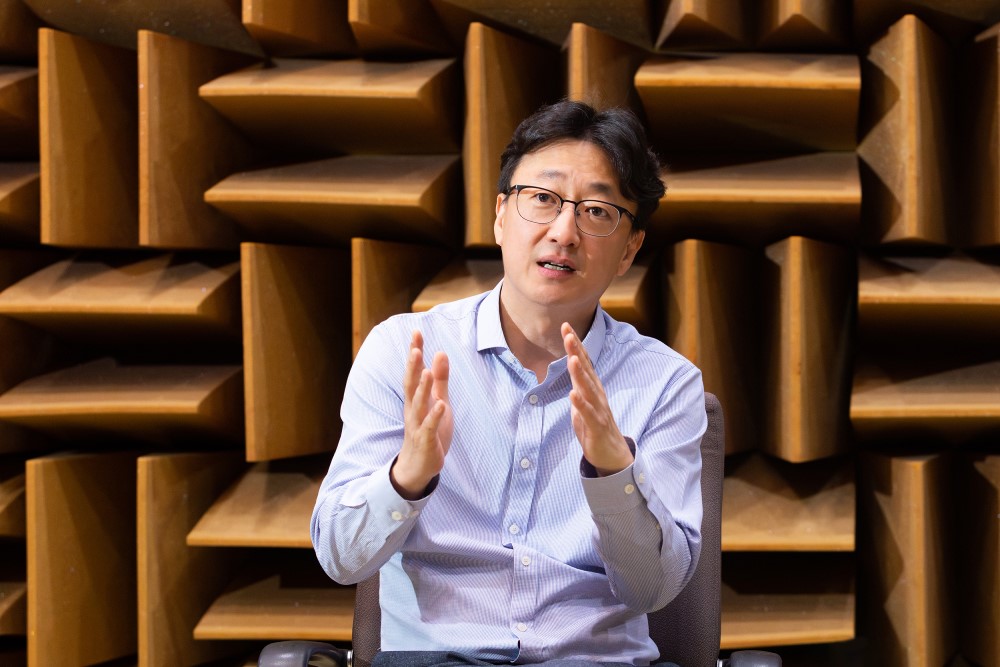 影像显示事业部音效装置实验室负责人Sunmin Kim表示：「音效装置实验室致力开发最佳方案，以重现符合艺术家想法的声音表现。」