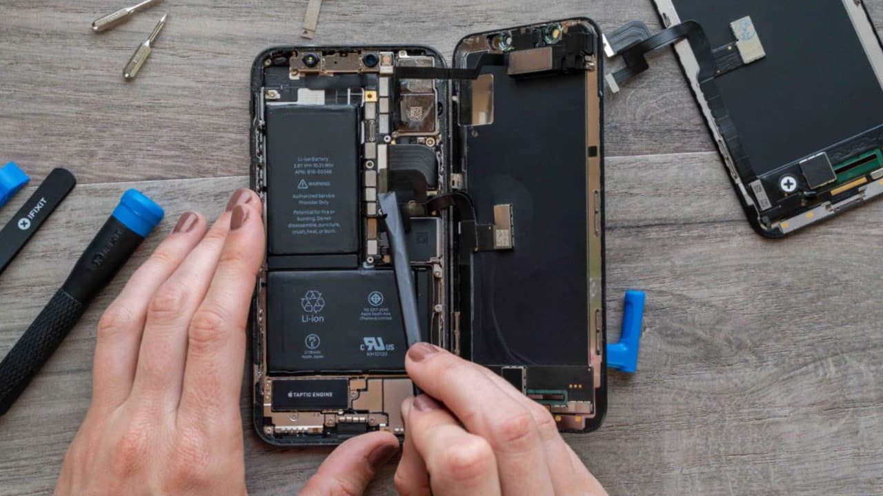 欧盟新法案强制iPhone 换电池要轻松，可拆式设计会再度回归？