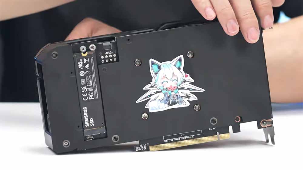 这张 ASUS Dual GeForce RTX 4060 Ti 8GB 提供 PCIe M.2 SSD 插槽