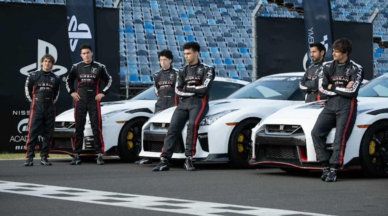 《GRAN TURISMO: BASED ON A TRUE STORY》剧透影评！从普通玩家到职业赛车手的真实故事！