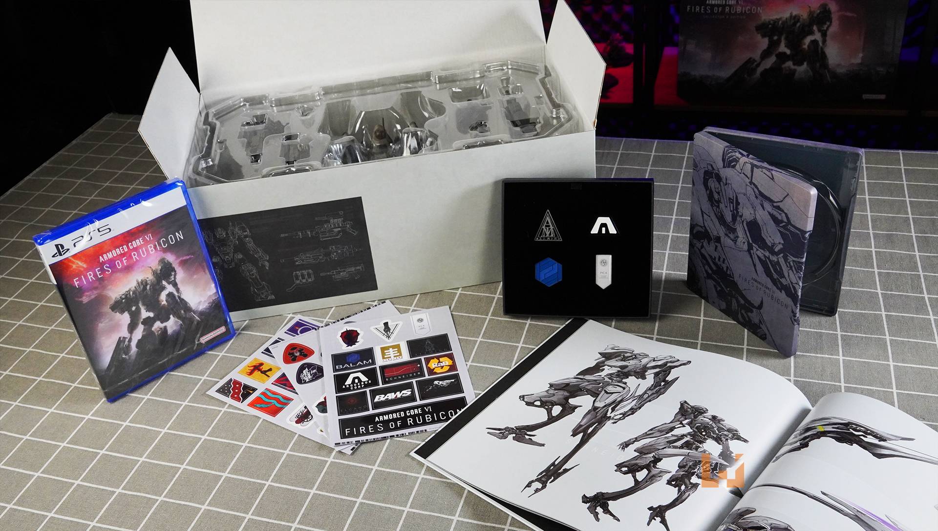 《ARMORED CORE VI FIRES OF RUBICON》限定版开箱！机甲模型还有武器和手部配件可以更换！