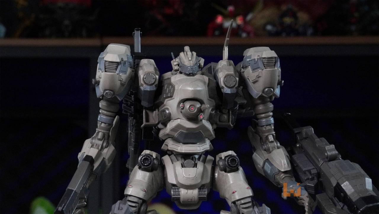 《ARMORED CORE VI FIRES OF RUBICON》限定版开箱！机甲模型还有武器和手部配件可以更换！