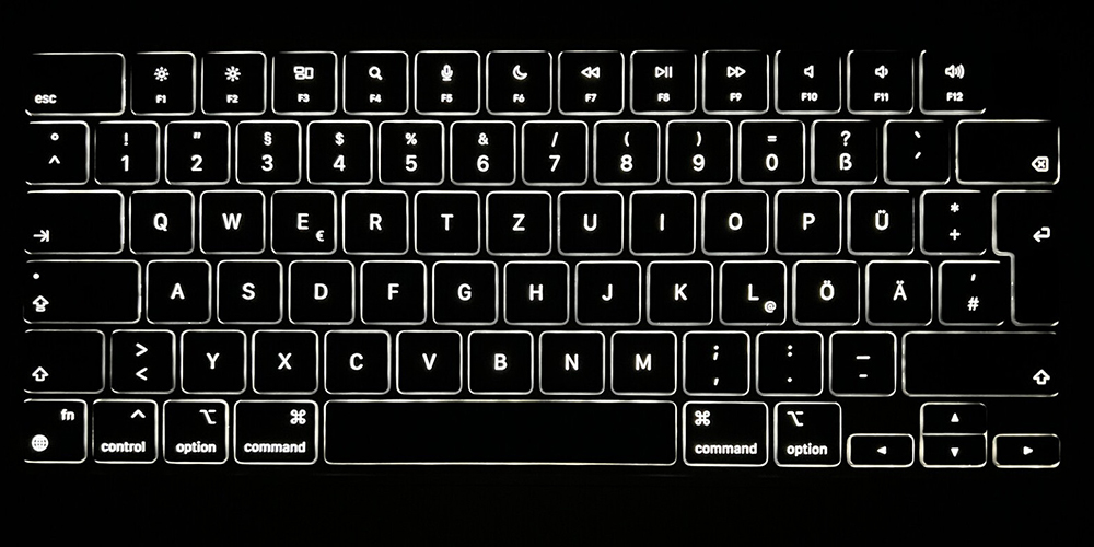 首先是「macbook 的键盘很棒」,他们提到多年以来,苹果一直都是提供