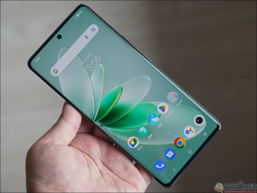 vivo V27 5G自带光环人像神机开箱|独创时尚柔光环、最丰富美妆美颜模式前后 5000 万画素，全球首发天玑 7200 处理器 - 电脑王阿达