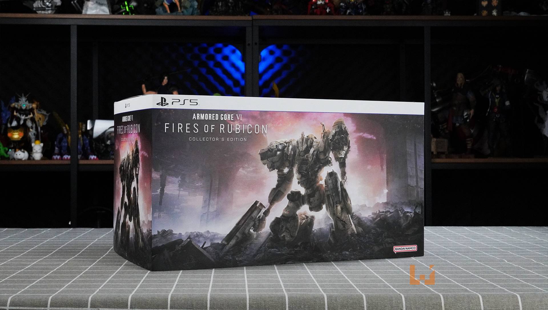 《ARMORED CORE VI FIRES OF RUBICON》限定版开箱！机甲模型还有武器和手部配件可以更换！