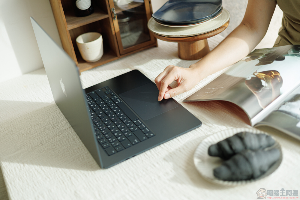 15寸M2 MacBook Air开箱体验：有那么一点点Pro -电脑王阿达