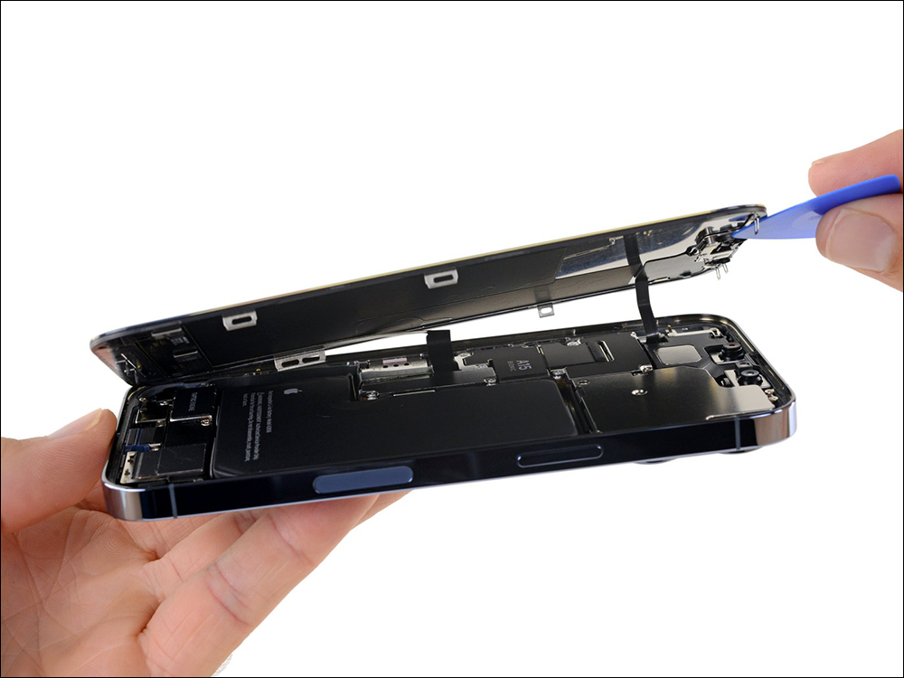 iPhone Face ID 挂点不再需要整台换掉了？ 据报苹果已经准备好了TrueDepth的维修件模块(iphone face id维修)