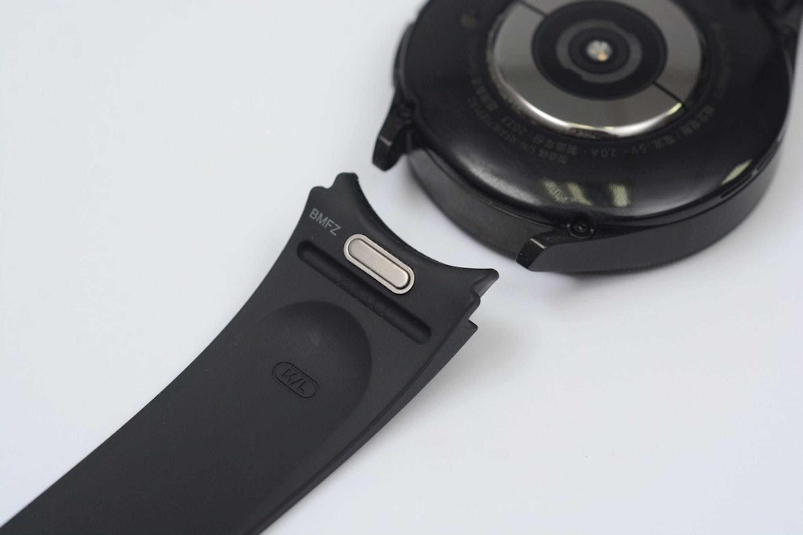 Samsung Galaxy Watch 6 Classic智能手表评测心得：20秒量血压、旋转表圈回归、搭WearOS