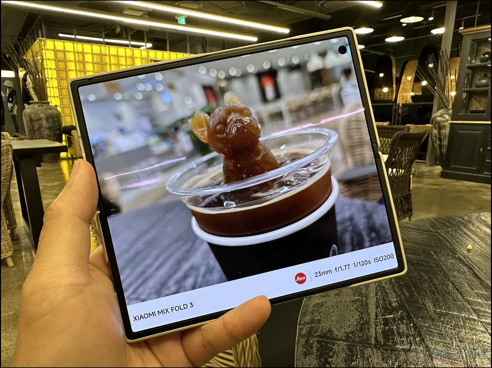Xiaomi Mix Fold 3 开箱动手玩：外观设计与性能篇 - 电脑王阿达