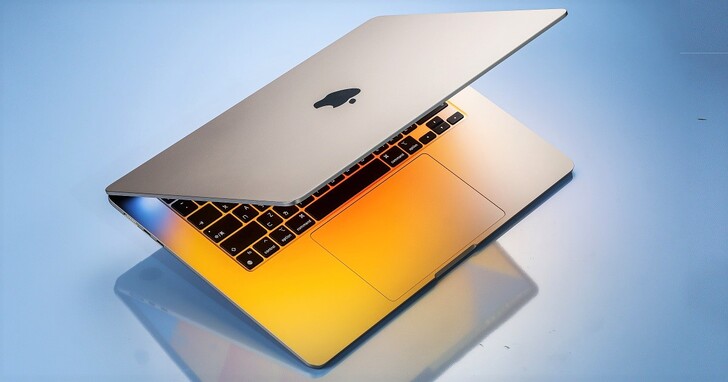 Apple MacBook Air 15寸 开箱：史上最大Air优缺点分析，与13寸又有哪里不同？