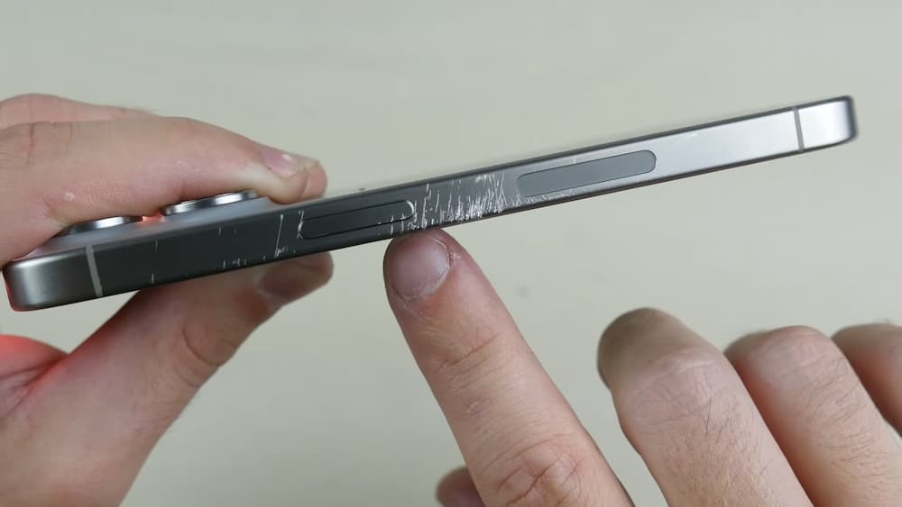 iPhone 15 Pro钛金属耐刮吗？ 实测边框抗刮超令人失望2