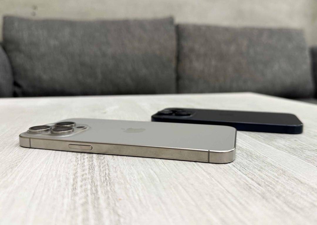 史上最贵强在哪？ 实测苹果iPhone 15 Pro双机 优缺点看这边