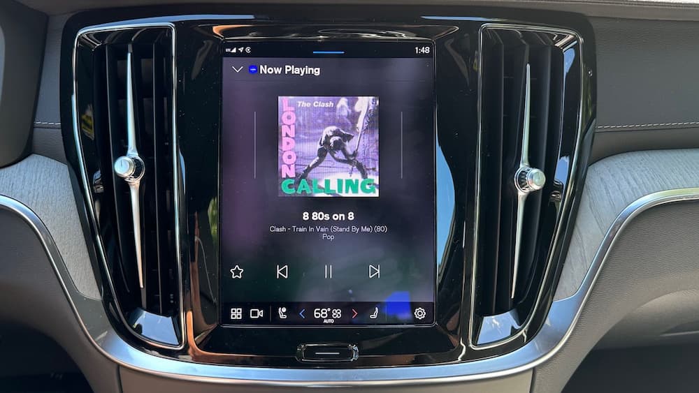 新一代CarPlay让数字仪表板显示Apple地图