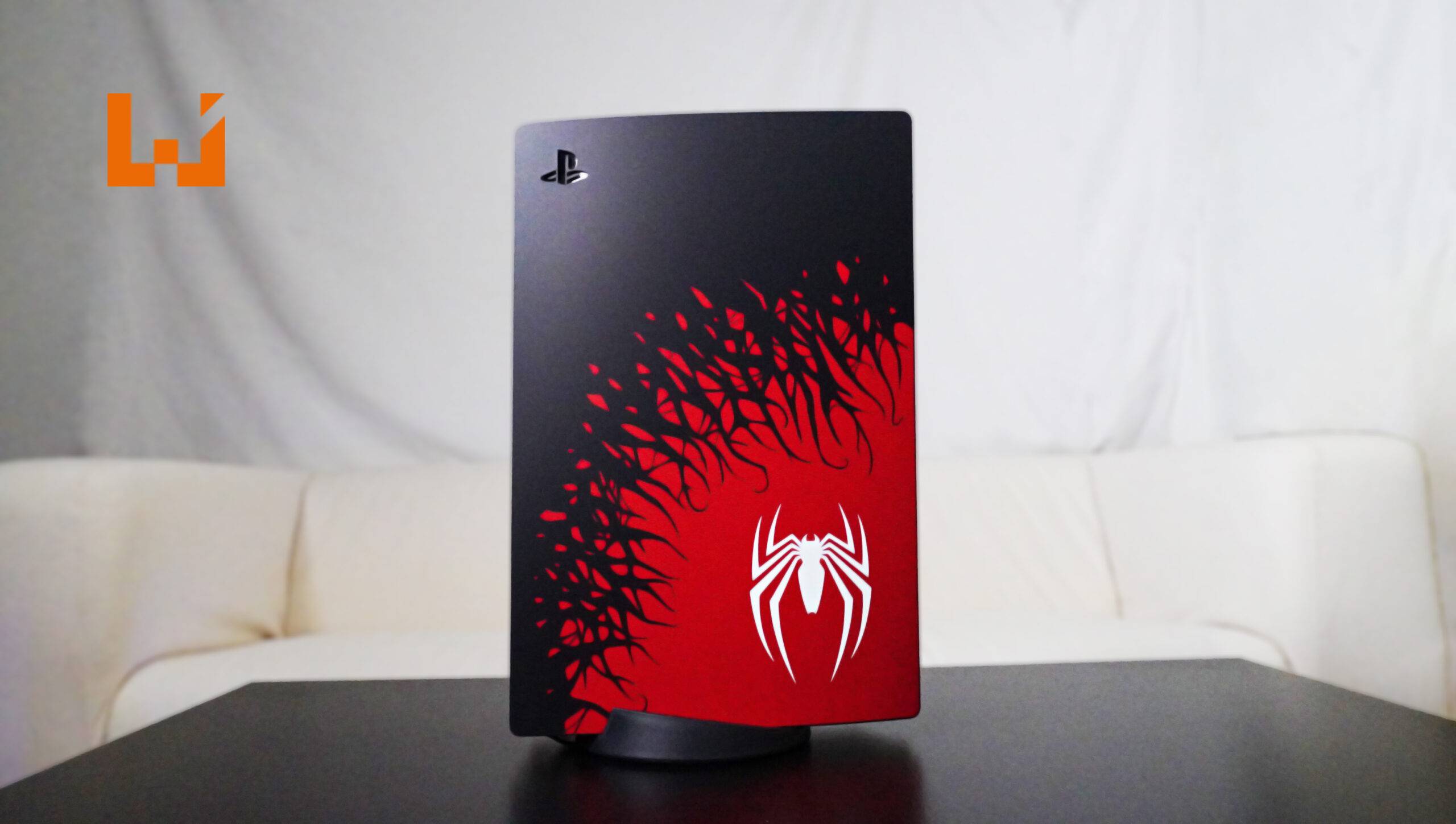 PS5主题《Marvel’s Spider-Man 2》限量版同捆組开箱！红黑配色和蜘蛛侠Logo太帅了！