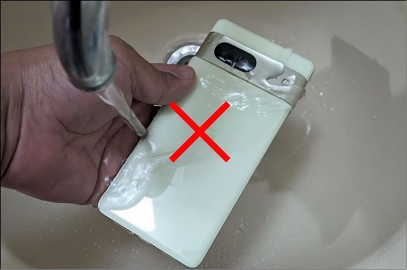 哪些替手机散热的方法是错的？ 也许有些招数你曾用过 - 电脑王阿达