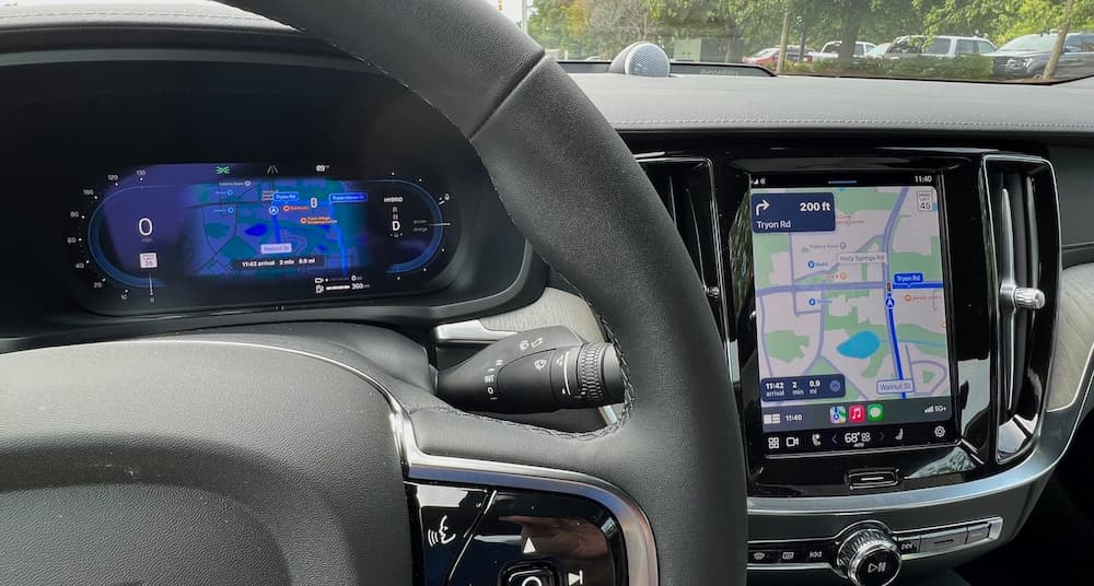 新一代CarPlay让数字仪表板显示Apple地图