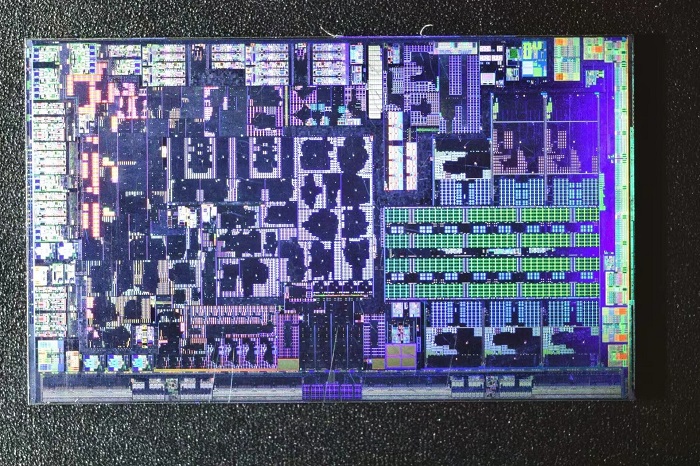 AMD Zen4 + Zen4c 大小核架构首次现身，面积缩小 35%瞄准轻薄笔记本市场