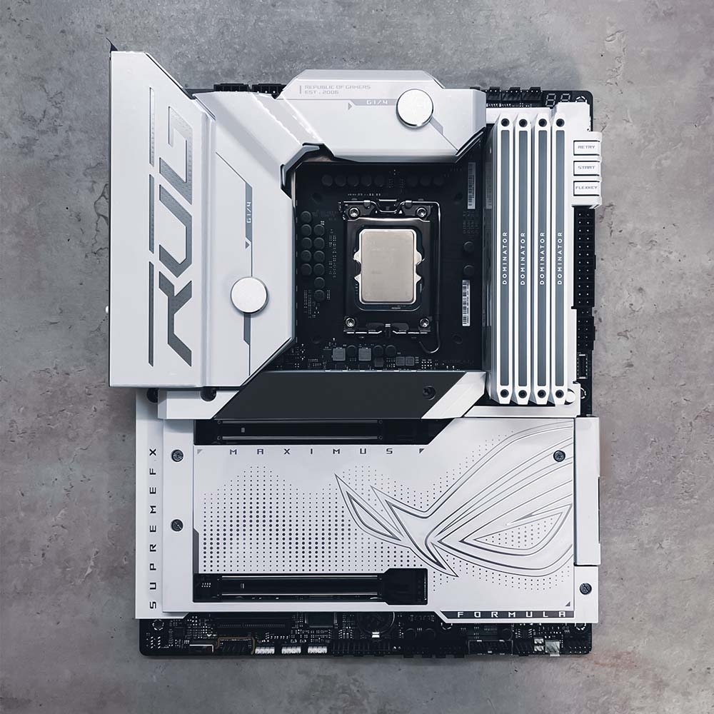 有经销商抢先曝光 ASUS ROG Maximus Z790 Formula 主板