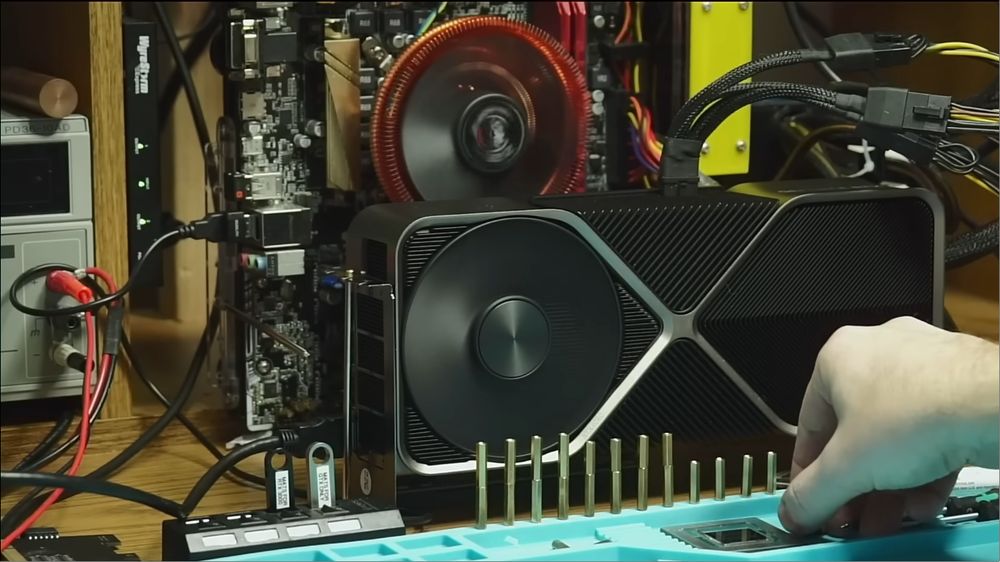 RTX 4090 维修有够惊，国外 Youtuber 卸除 GPU 芯片发现居然有虫 - 电脑王阿达