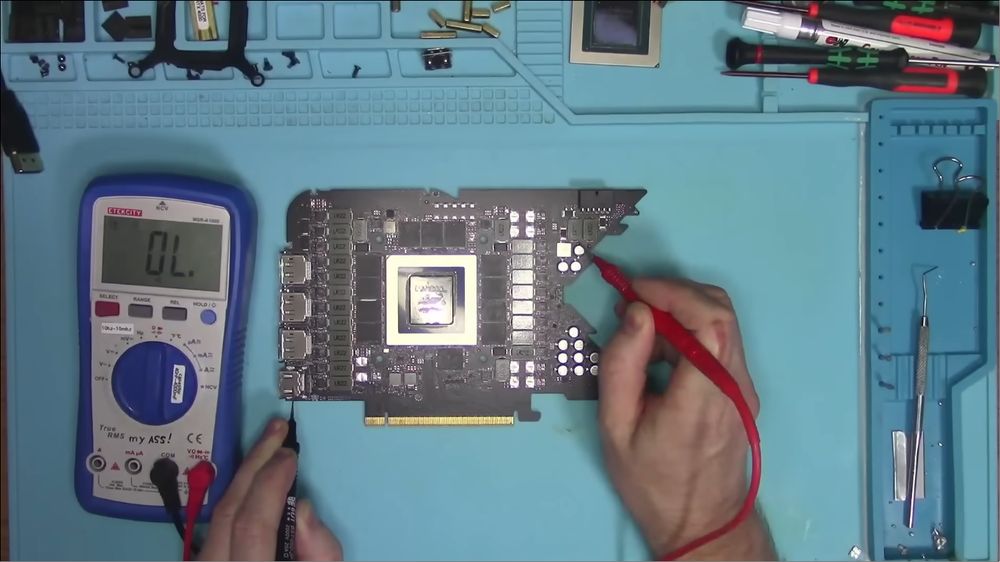 RTX 4090 维修有够惊，国外 Youtuber 卸除 GPU 芯片发现居然有虫 - 电脑王阿达