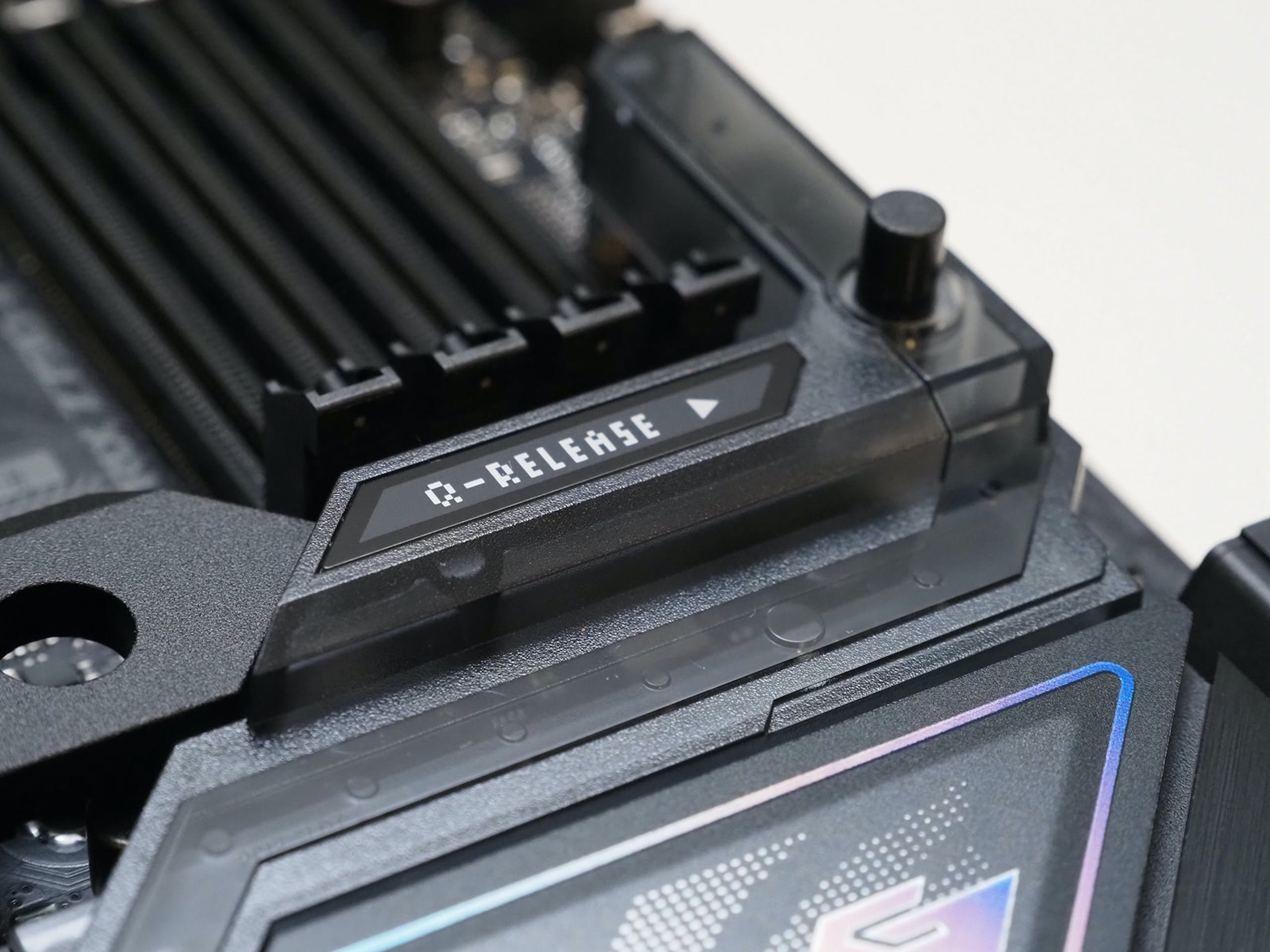华硕ROG Strix Z790-F Gaming Wi-Fi II主板抢先看，采16+1相供电、支持WE-Fi 7、可装5条M.2 SSD