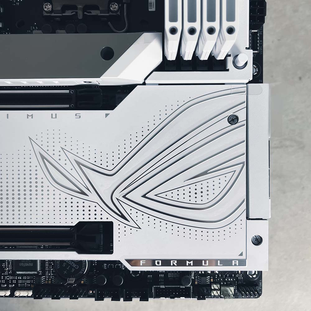 有经销商抢先曝光 ASUS ROG Maximus Z790 Formula 主板