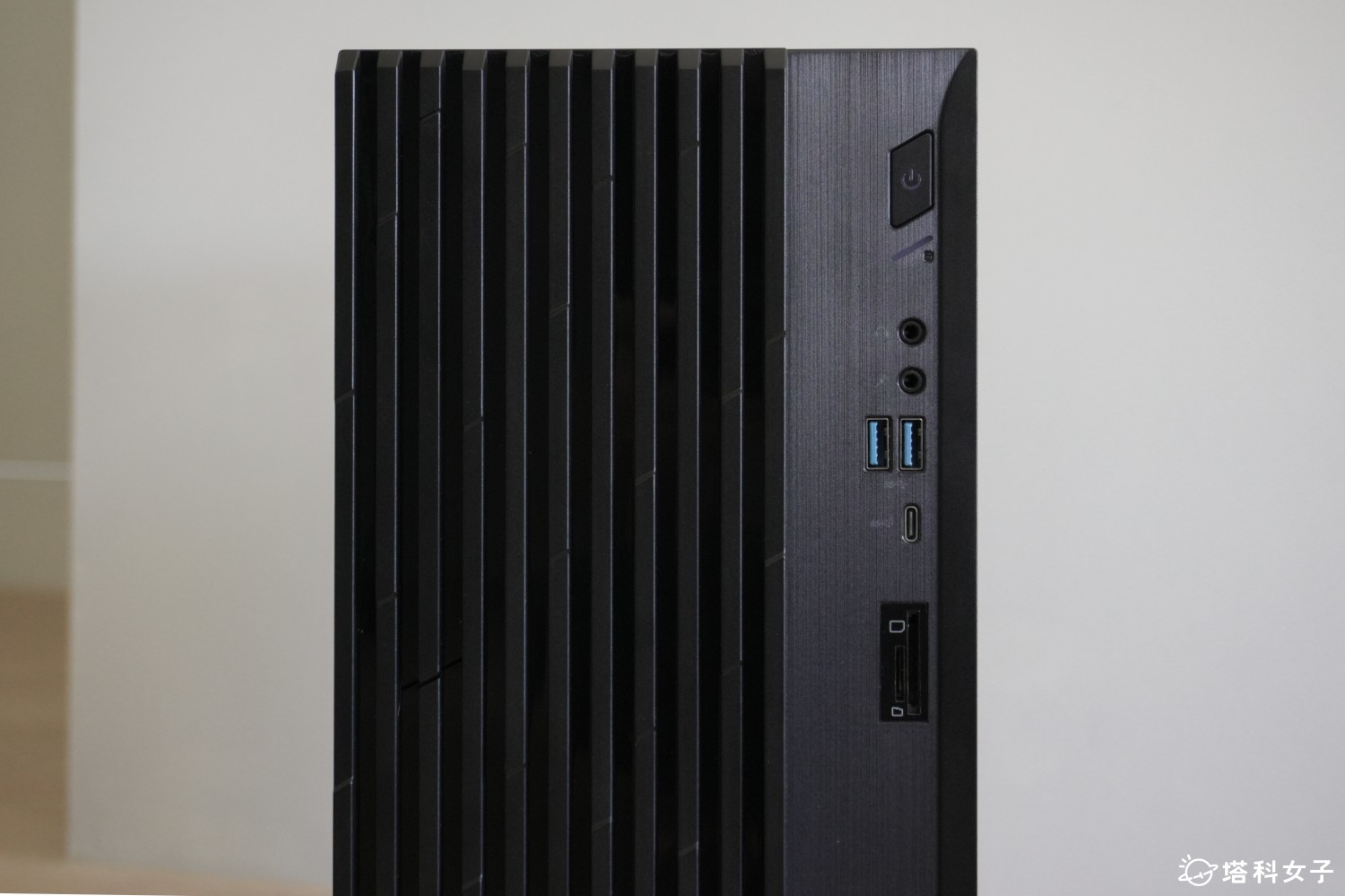微星 MSI PRO DP180 商务主机：端口