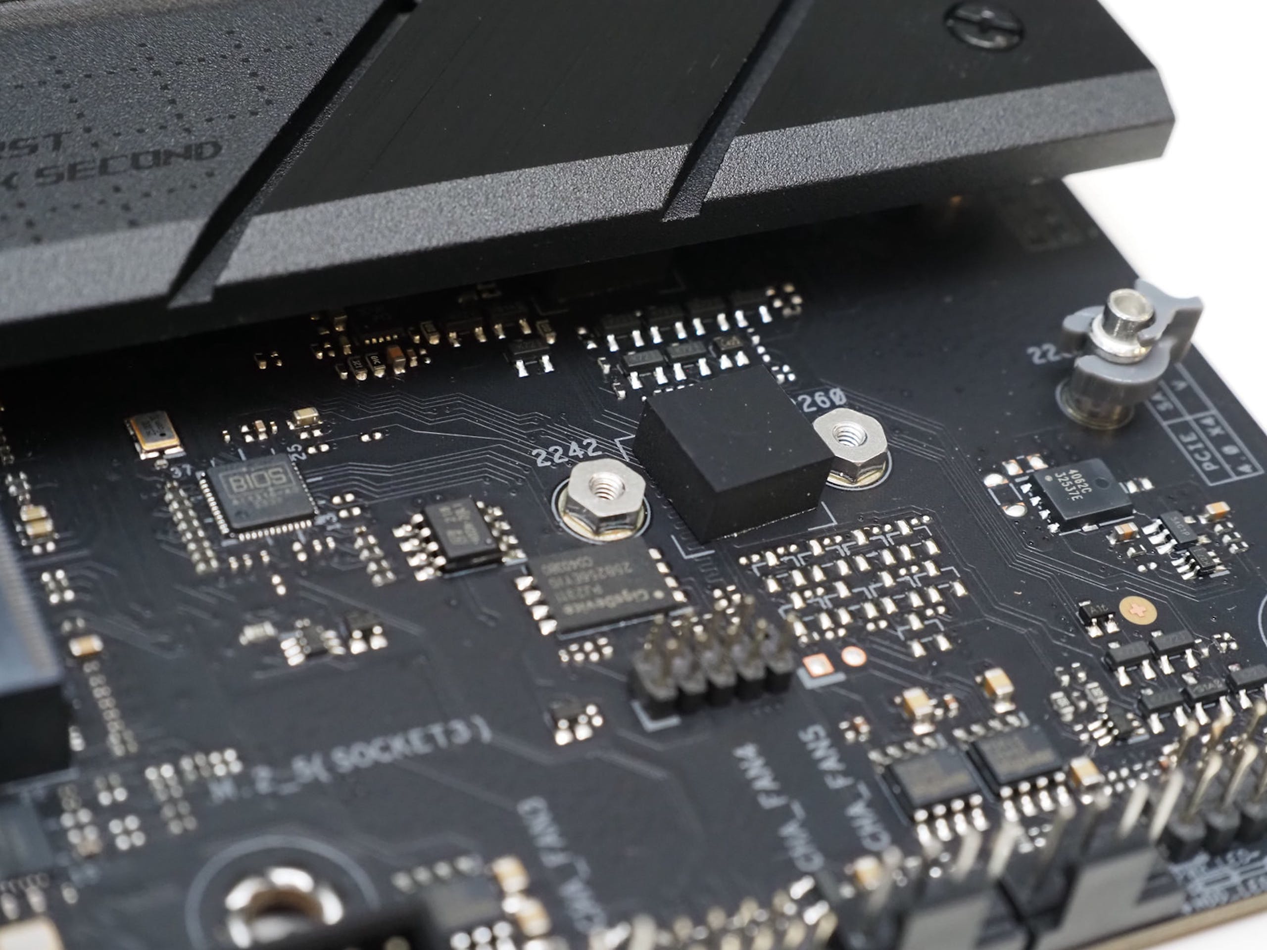 华硕ROG Strix Z790-F Gaming Wi-Fi II主板抢先看，采16+1相供电、支持WE-Fi 7、可装5条M.2 SSD