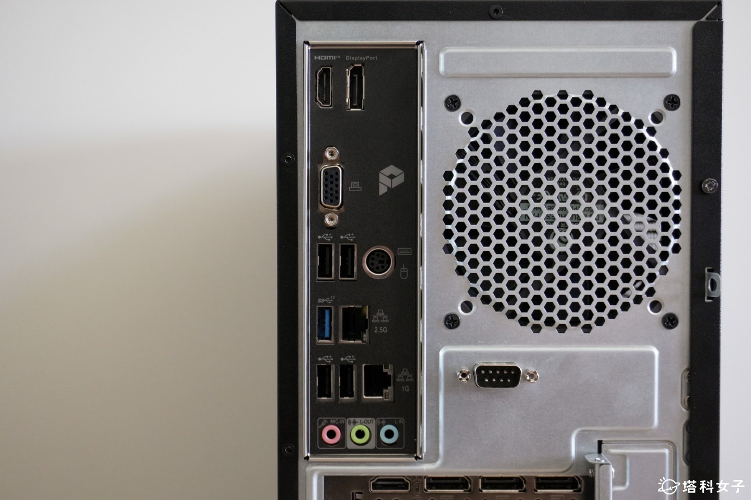 微星 MSI PRO DP180 商务主机：端口