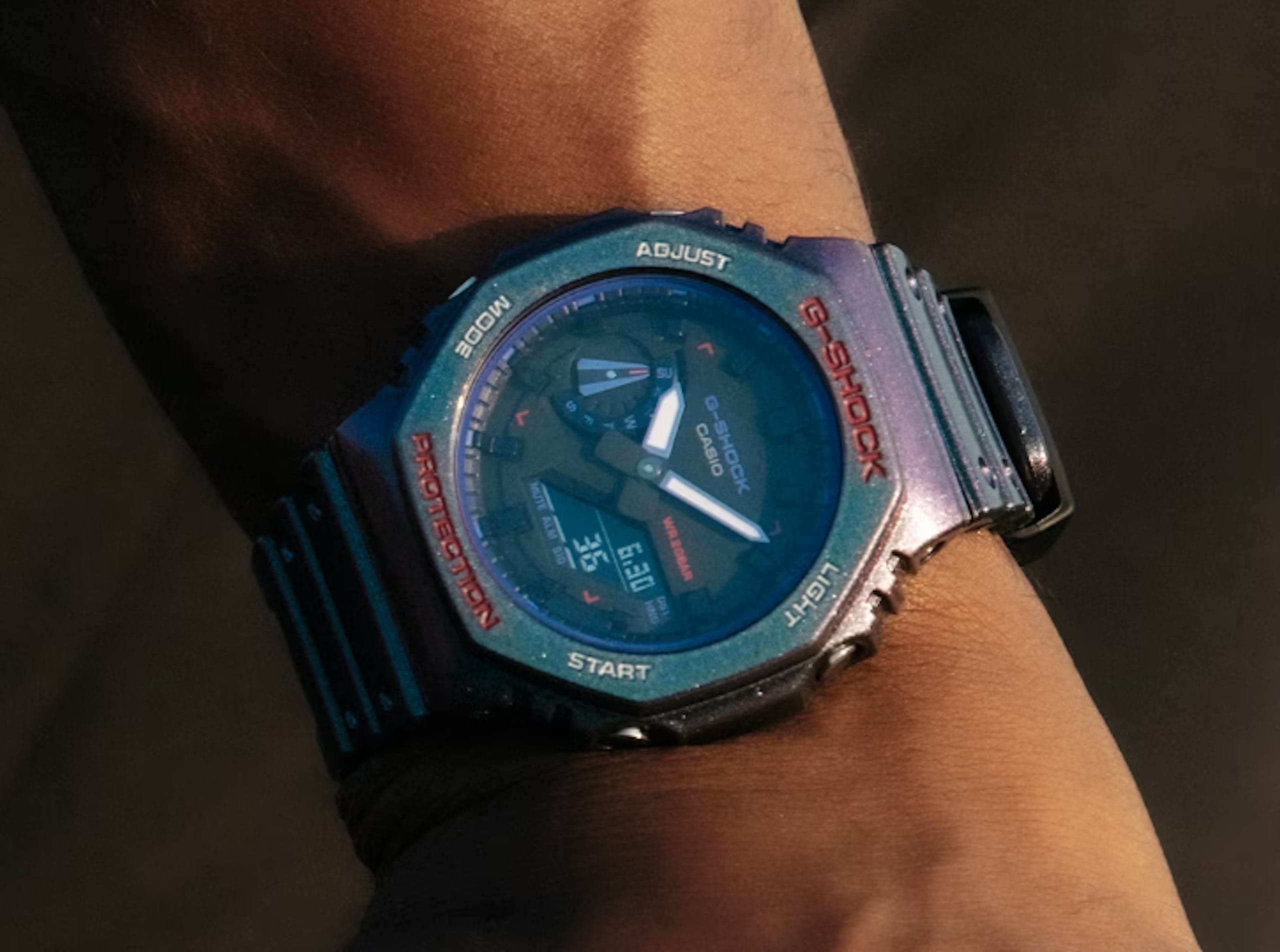 以计算机游戏虚拟世界观为主题的 G-SHOCK
