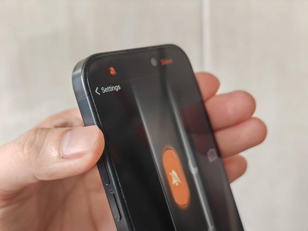 iPhone 15 Pro测评：这个手感回不去了！更快、更轻、更紧凑的小屏旗舰！