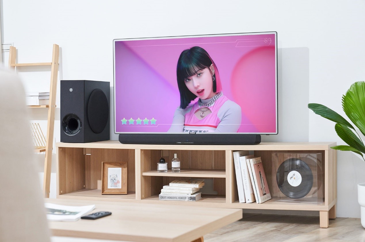 Yamaha Soundbar SR-B40A 评测：优秀声学配置与 Dolby Atoms 加持，音效全面、包围感十足