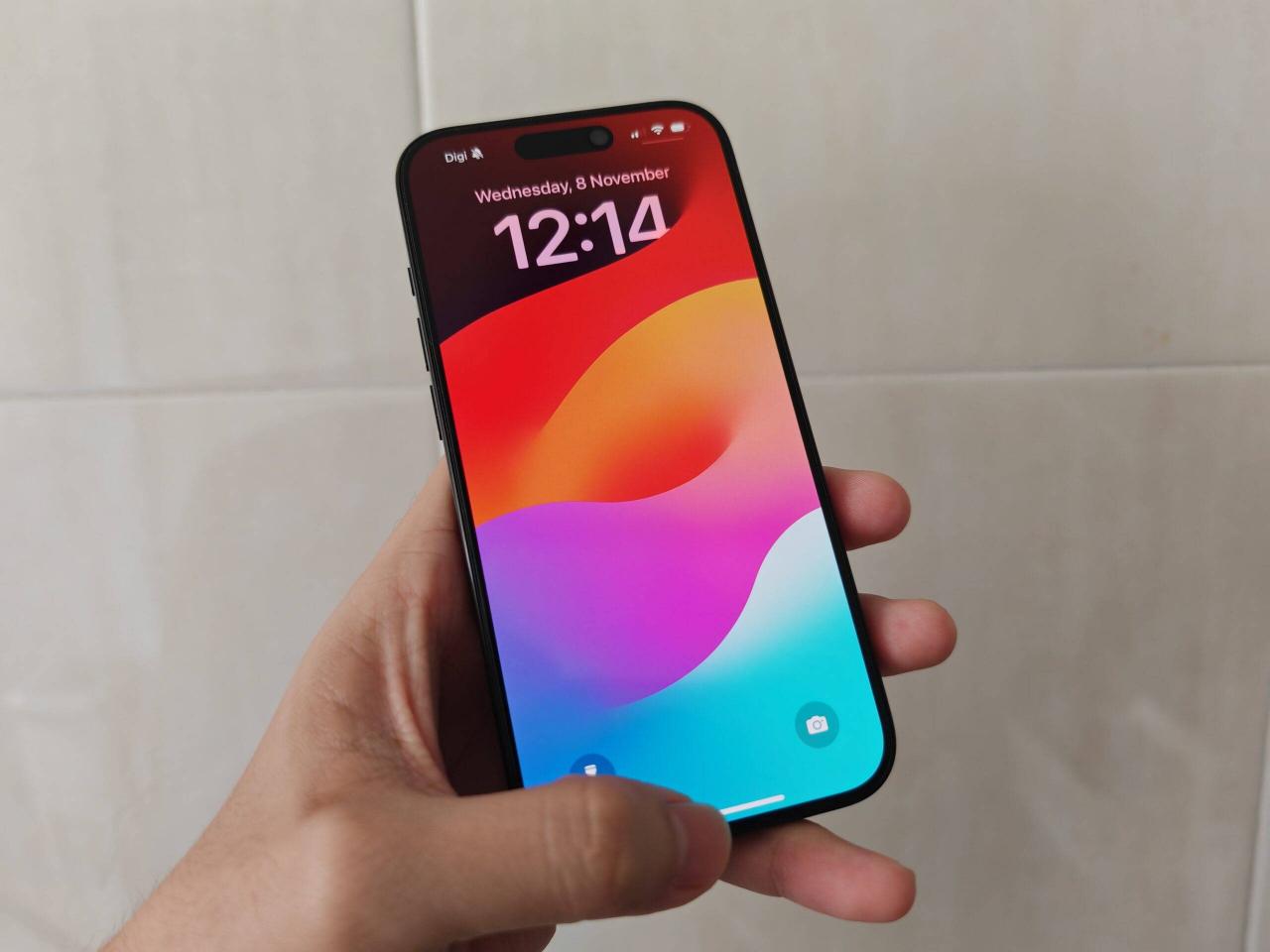 iPhone 15 Pro测评：这个手感回不去了！更快、更轻、更紧凑的小屏旗舰！