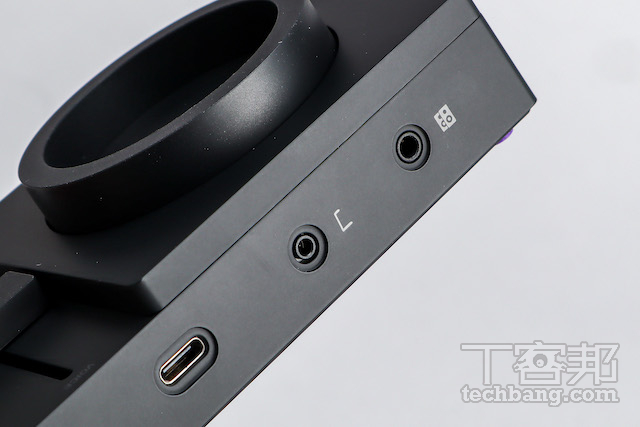 传输接口音效控制器通过 USB 接口连接 PC，每个孔位对应的设备均有图标。