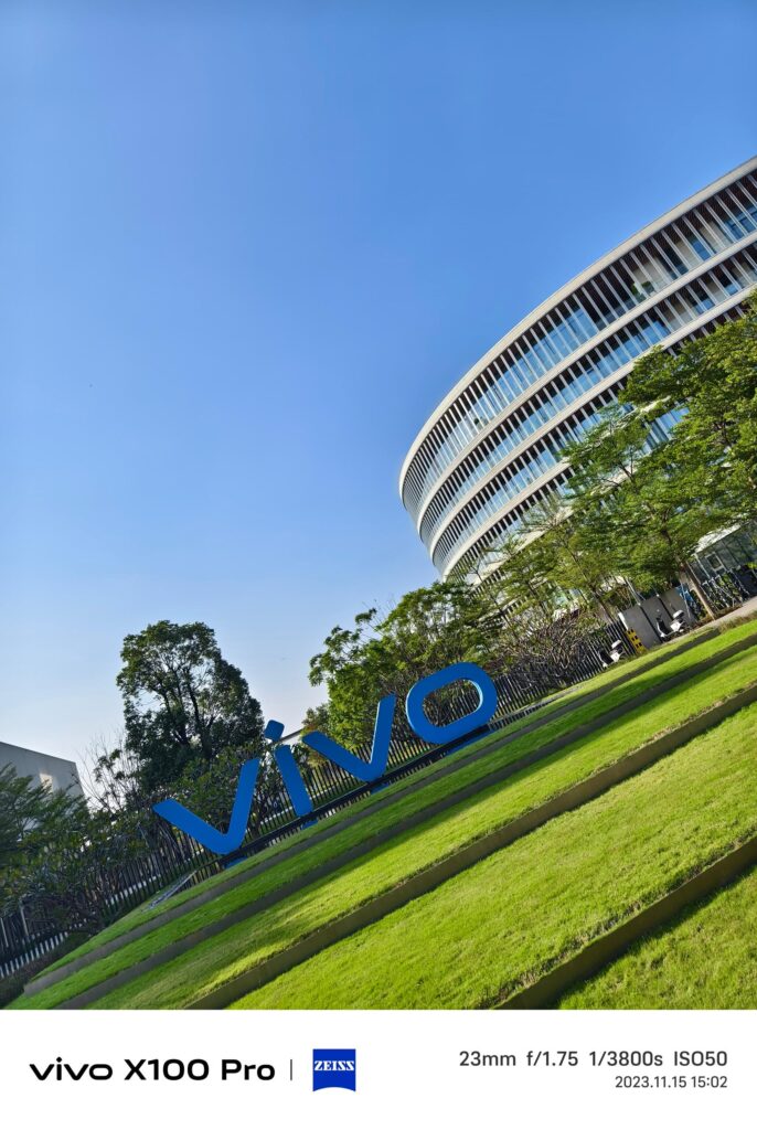 走进vivo总部的科技前沿：未来感十足的科技之旅，一场与未来的邂逅！