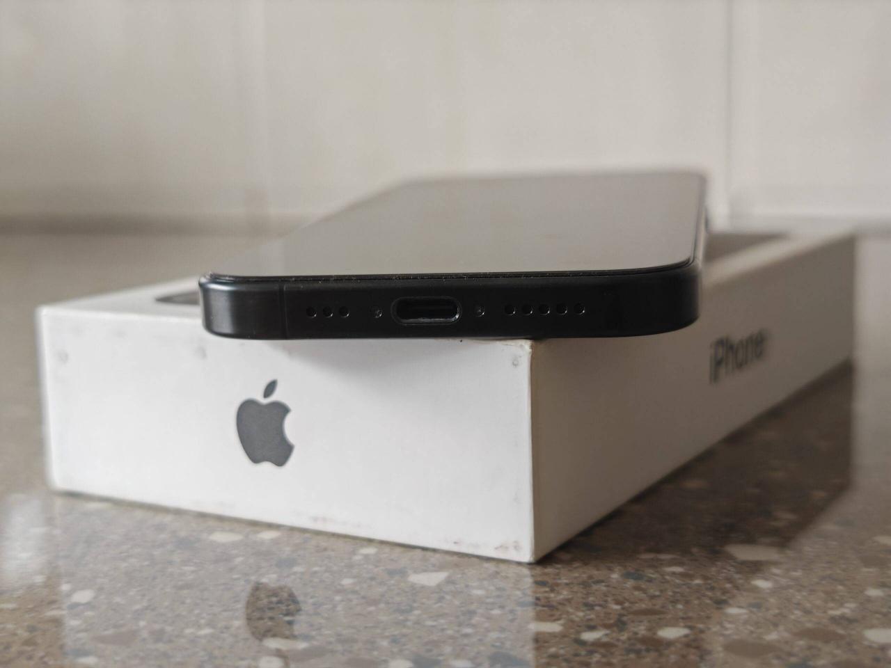 iPhone 15 Pro测评：这个手感回不去了！更快、更轻、更紧凑的小屏旗舰！