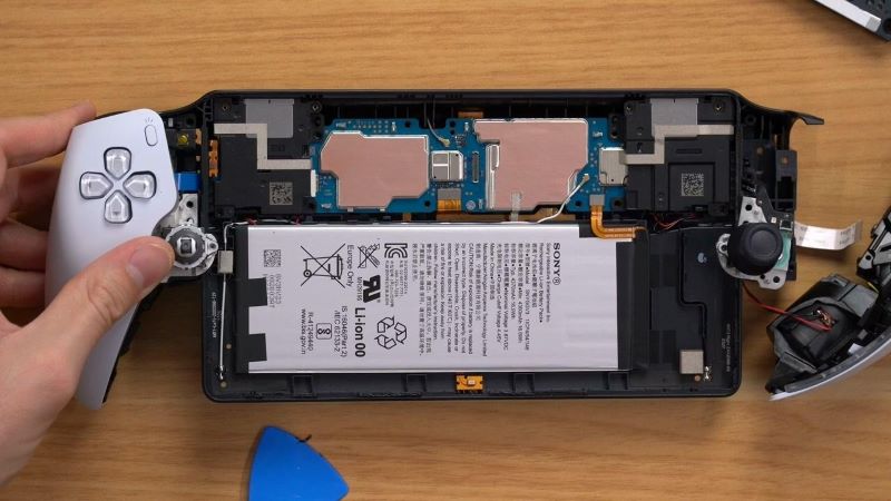 PlayStation Portal掌机拆解：定制骁龙芯片、4370 mAh 电池
