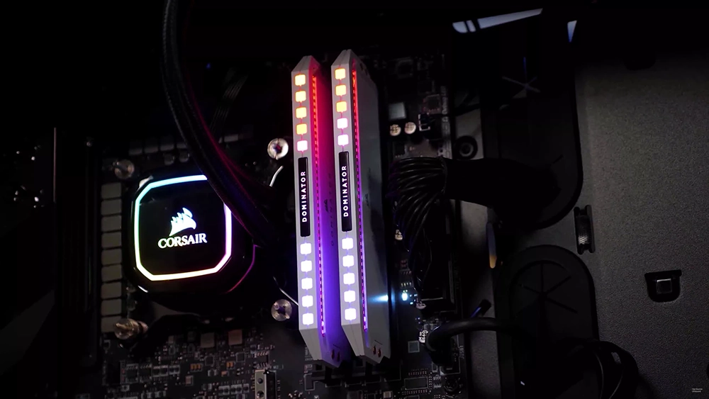 随着DDR5内存变便宜，现在值得升级吗？ DDR5 vs DDR4 多款游戏实测告诉你 - 电脑王阿达