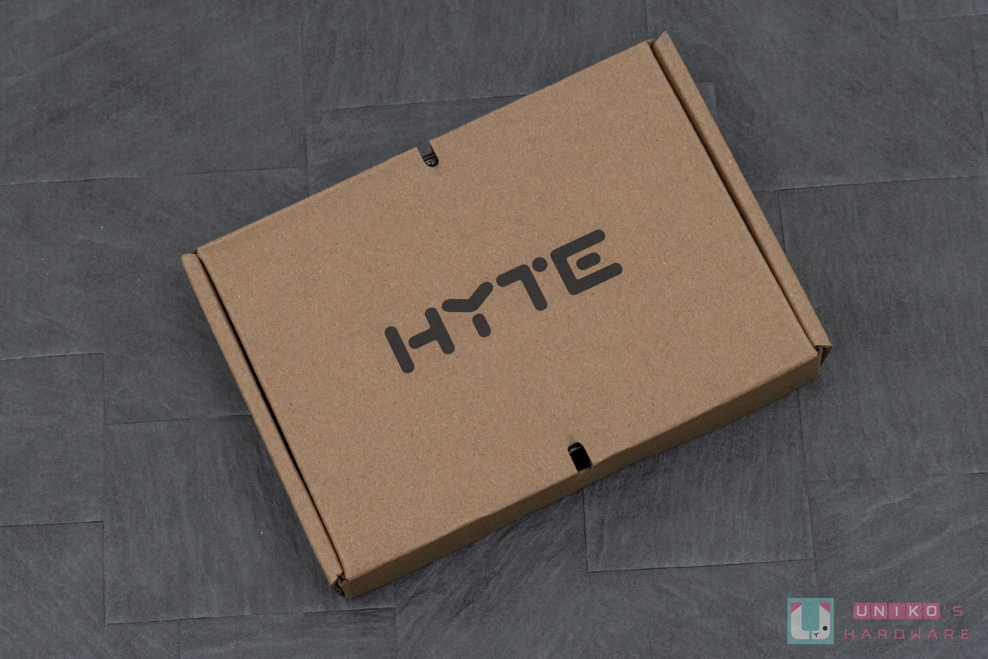 多了屏幕观感再提升！ HYTE Y70 Touch 全景机壳开箱评测