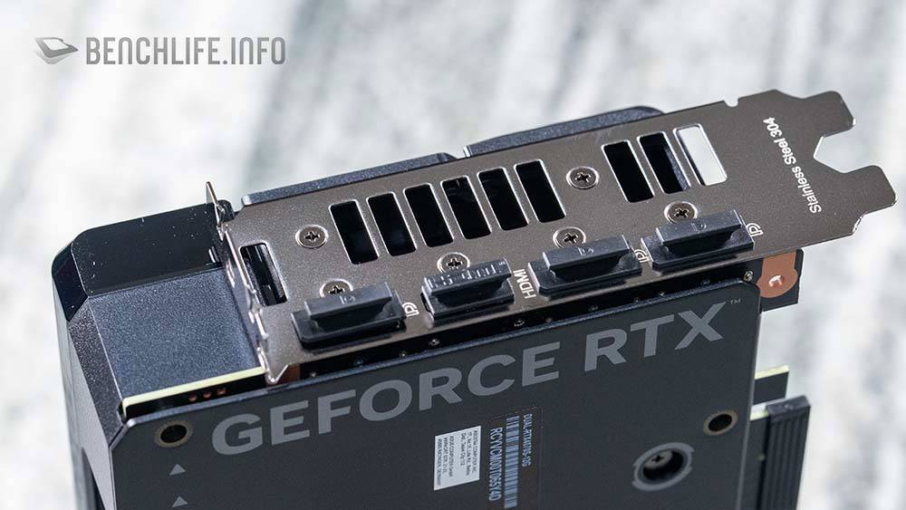 散热表现相当优异的双风扇显卡，ASUS Dual GeForce RTX 4070 Super实测