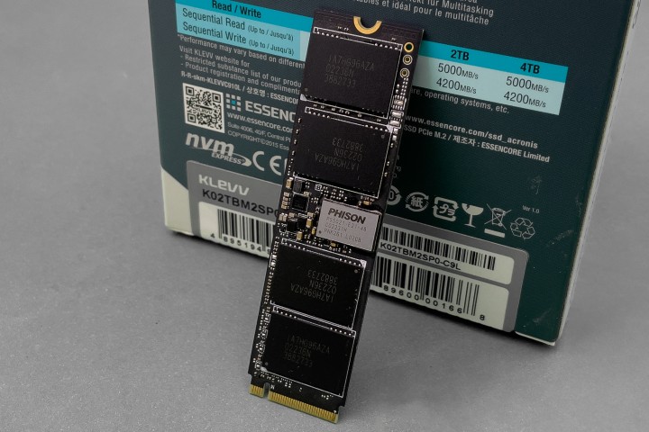 采购 Gen4 SSD 正对时-KLEVV CRAS C910 Lite SSD 高速大容量游戏碟