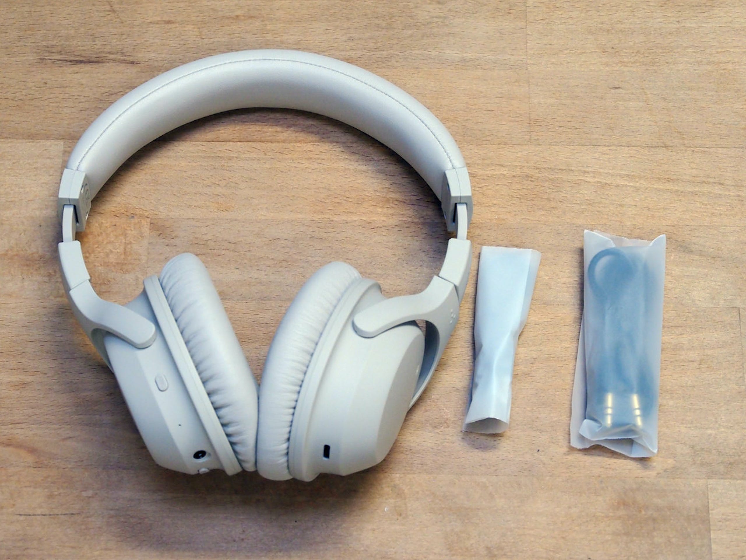 final UX2000主动降噪蓝牙耳罩耳机评测，低频量感丰沛的活泼音色兼具合宜的降噪能力
