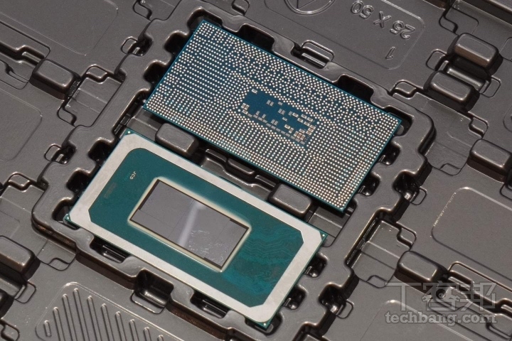 Intel Core Ultra 已上市，市场上也陆续有搭载的笔记本可以选择，此为处理器实体。