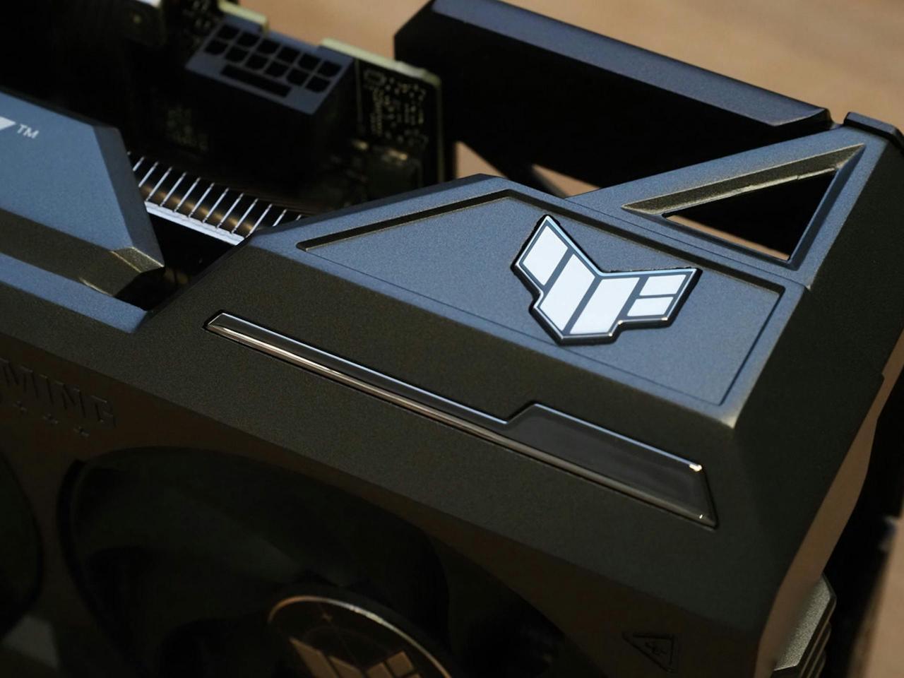 ASUS TUF Gaming RTX 4070 Ti Super显卡评测，又静又强真的钛Super
